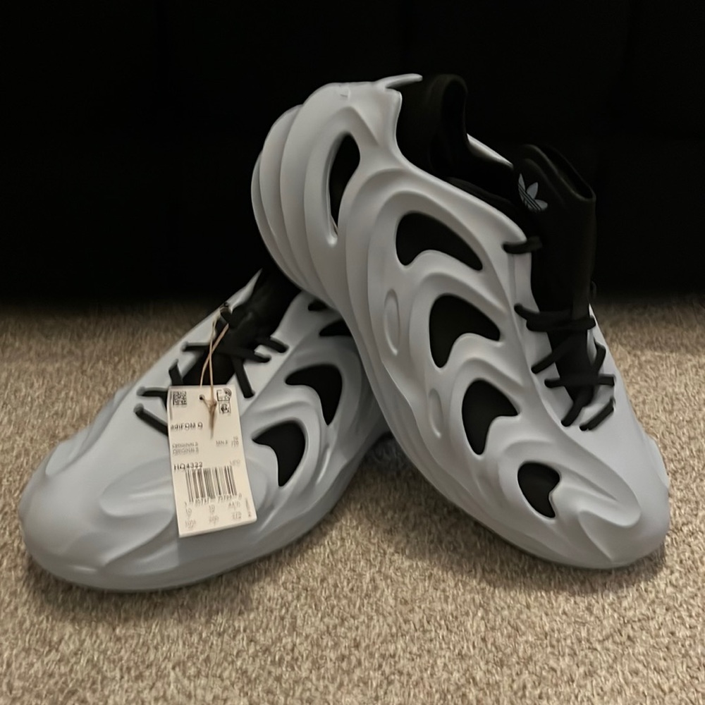 Adifoam Q NWT sz 10.5 men’s